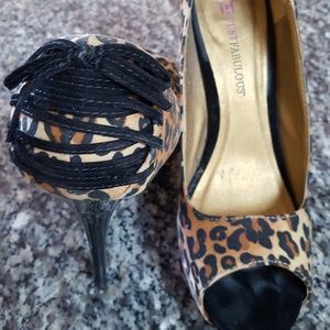 Leopard Print Peep Toe Heels by Just Fab Sz 8